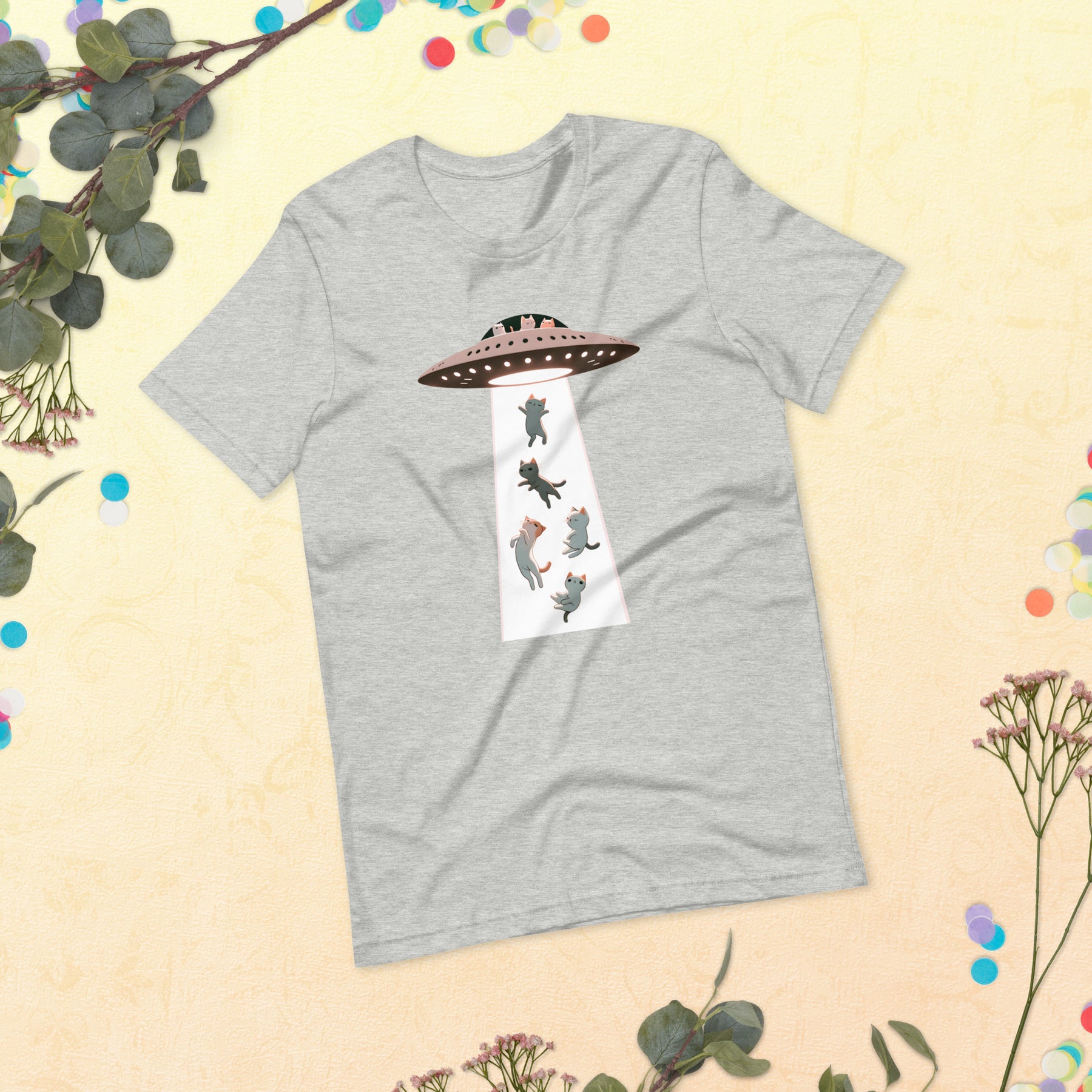 Funny UFO Cat Abduction Tee - Kawaii Cats Alien Spaceship Design for Science and Cat Enthusiasts